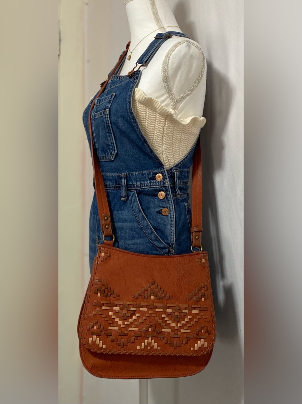 Chic Tan Crossbody Bag